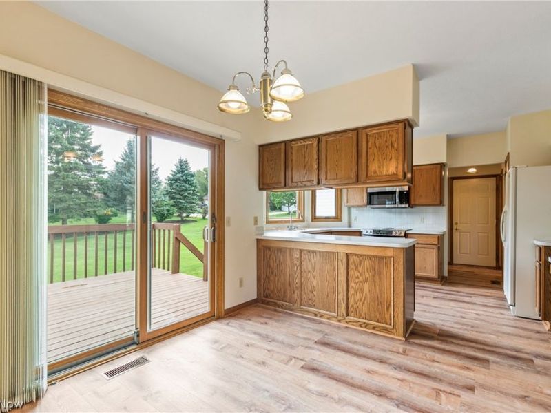 906 Southmoor Circle NE, Canton, OH 44721 Photo 15