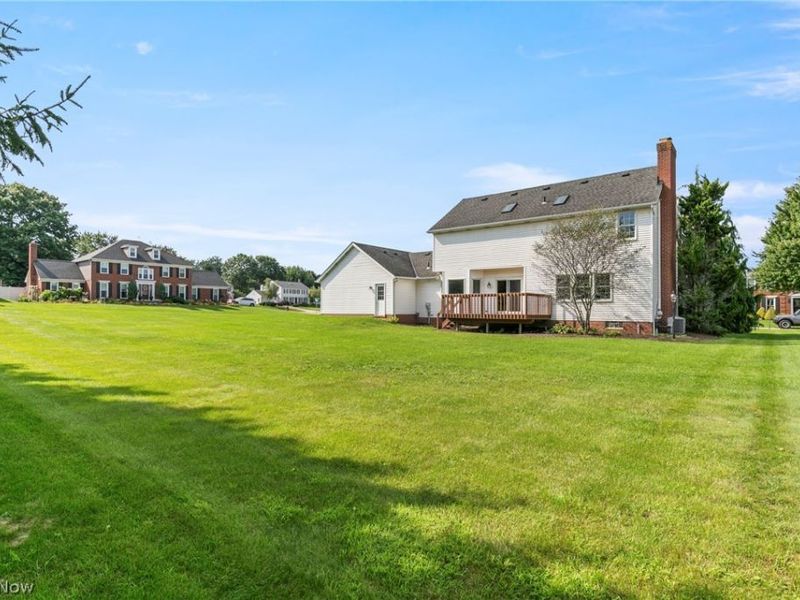 906 Southmoor Circle NE, Canton, OH 44721 Photo 3