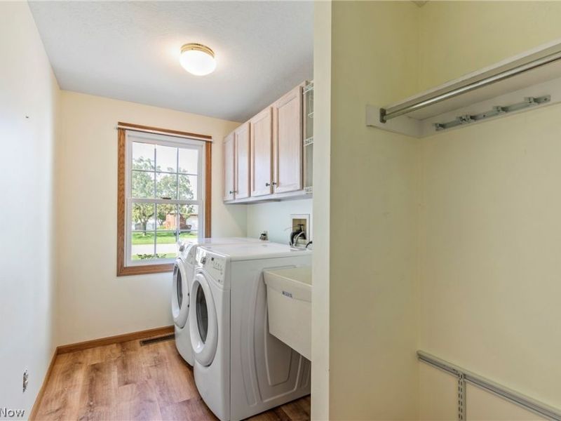 906 Southmoor Circle NE, Canton, OH 44721 Photo 32