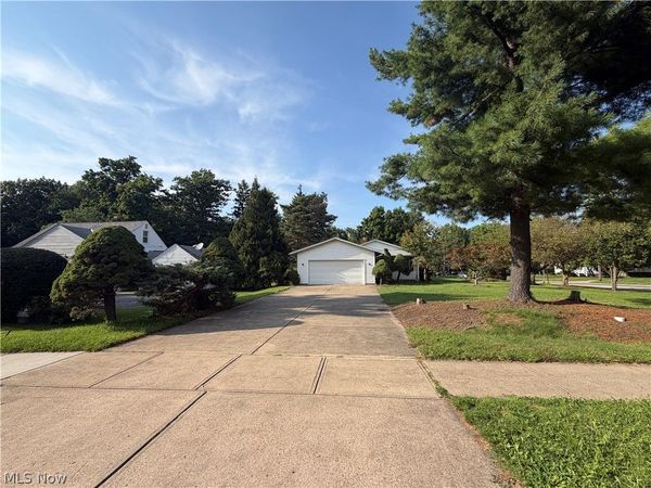 1088 Lander Road , Highland Heights, OH 44143
