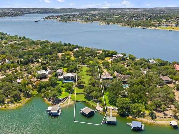 909 Brooks Hollow RD, Lakeway, TX 78734