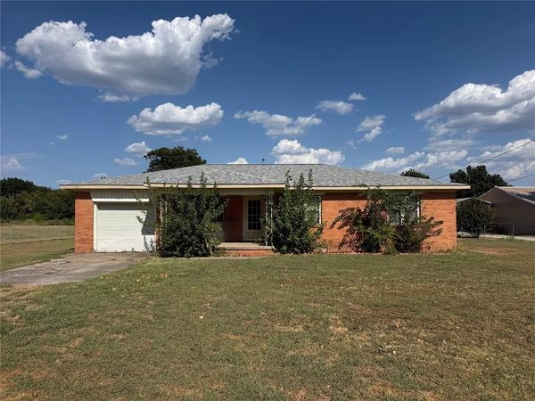 401 N Sycamore Avenue, Stratford, OK 74872