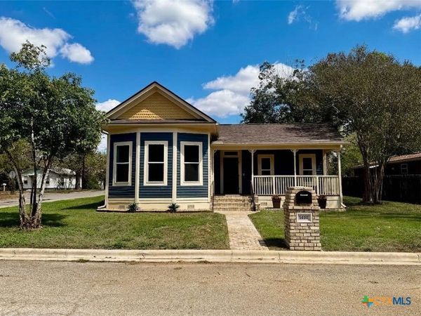 1430 N Hamilton Street, Gonzales, TX 78629