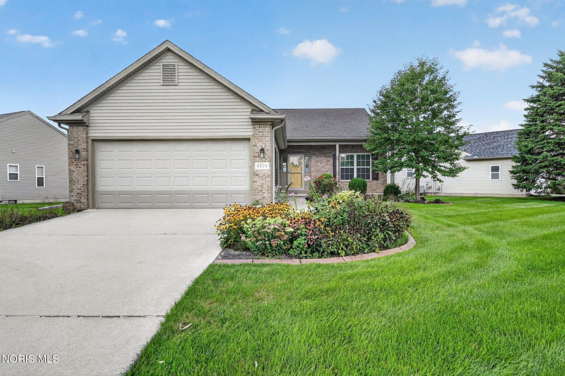 4828 Port Drive, Maumee, OH 43537 Main Photo