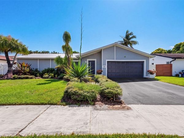 5804 SW 116th Ave , Cooper City, FL 33330