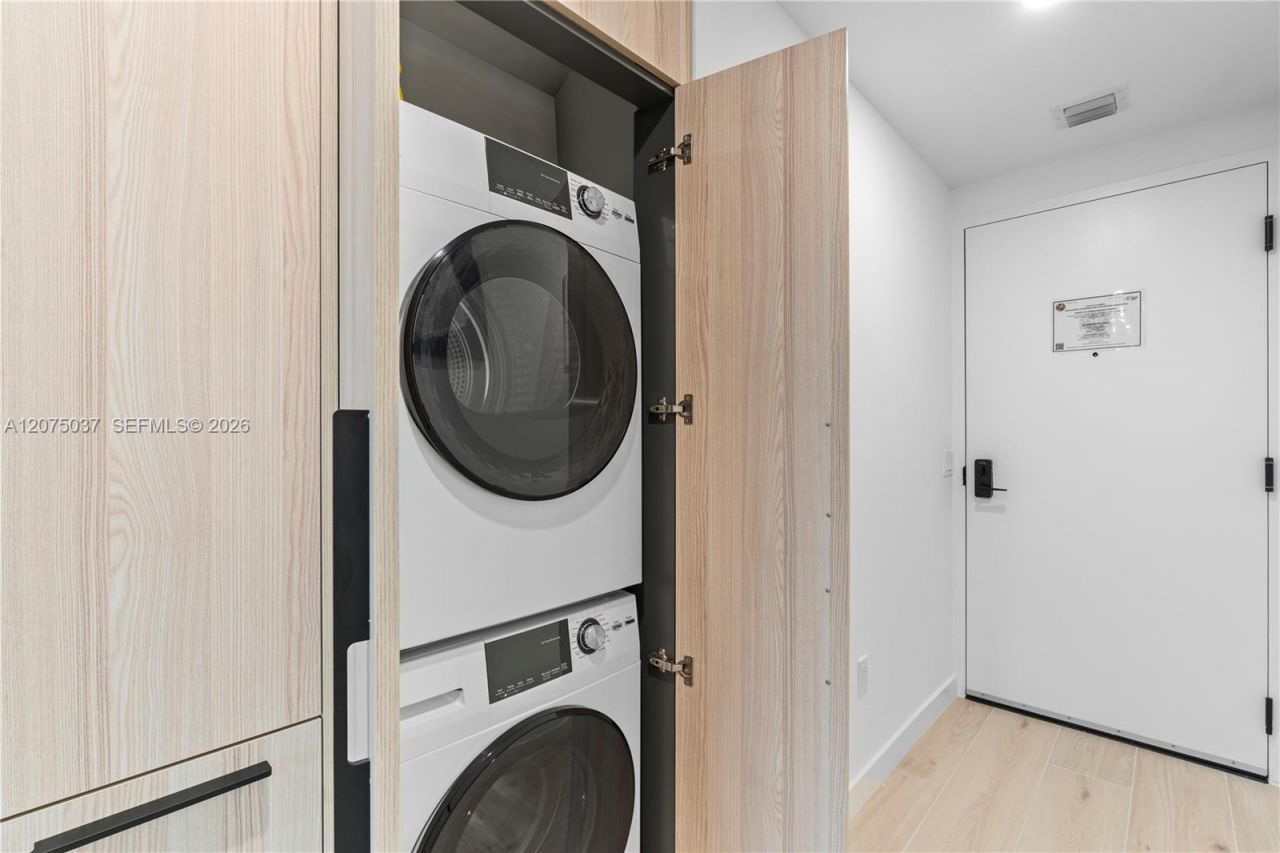 225 N Miami Ave , Unit 2503, Miami, FL 33128 Photo