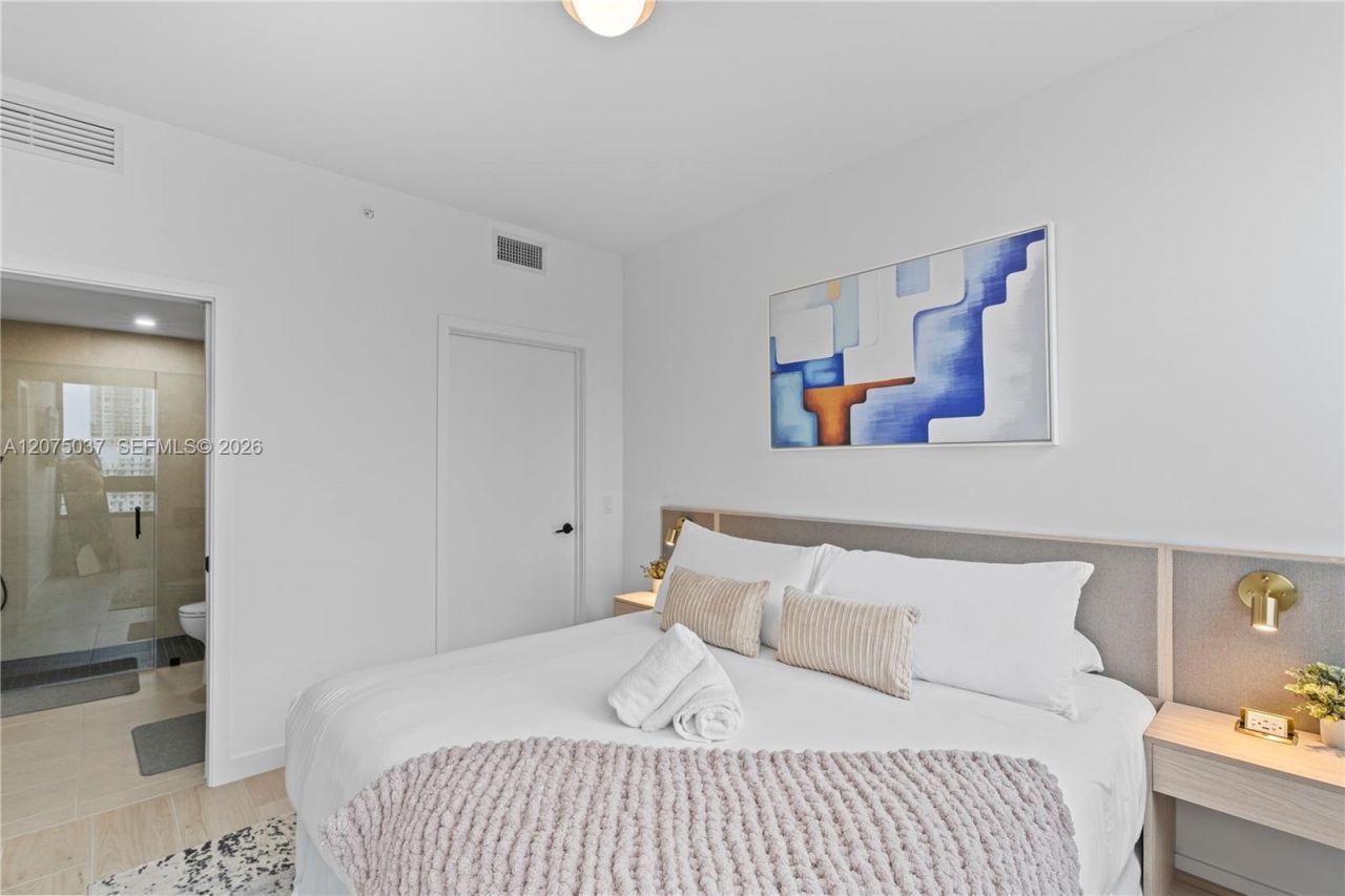 225 N Miami Ave , Unit 2503, Miami, FL 33128 Photo