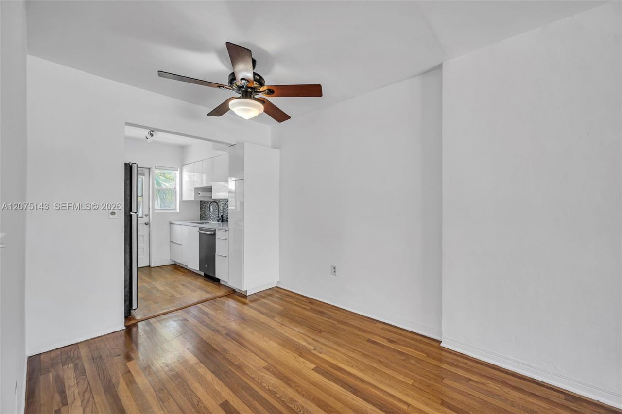 800 W 42nd St , Unit 1B, Miami Beach, FL 33140 Photo
