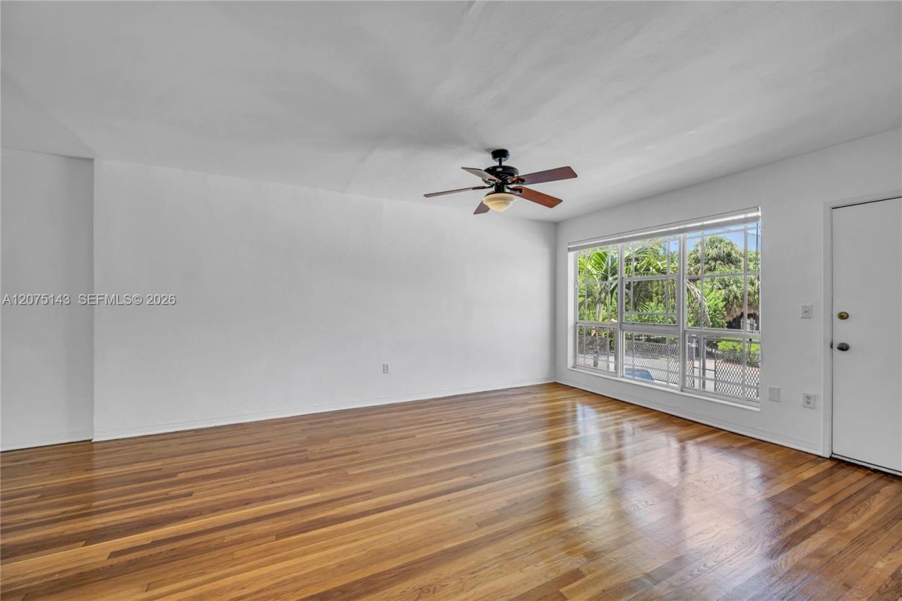 800 W 42nd St , Unit 1B, Miami Beach, FL 33140 Photo