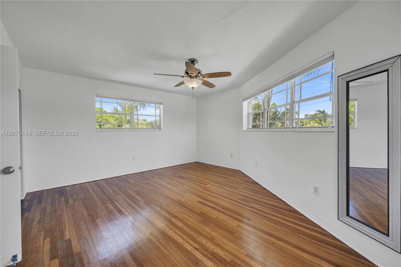 800 W 42nd St , Unit 1B, Miami Beach, FL 33140 Photo