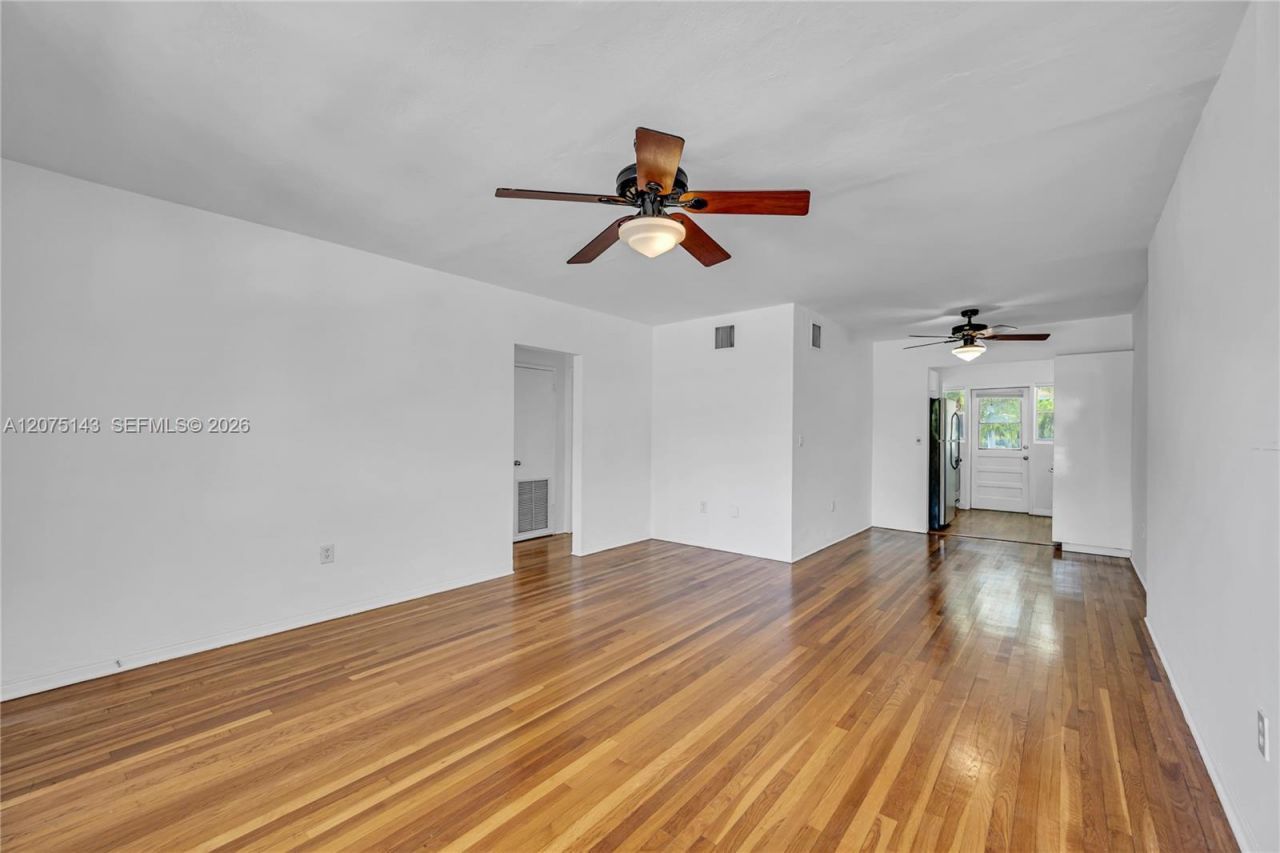 800 W 42nd St , Unit 1B, Miami Beach, FL 33140 Photo