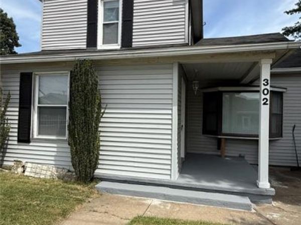 302 Broadway, East Alton, IL 62024