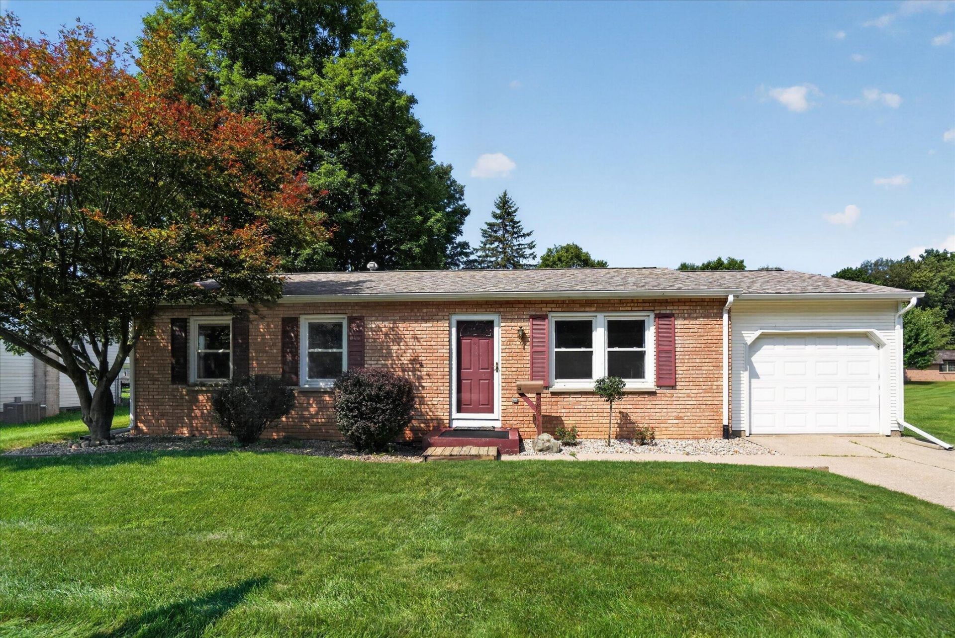 565 N Madison Street, Marshall, MI 49068 Main Photo