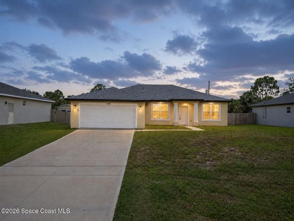 624 Osmosis Drive SW, Palm Bay, FL 32908
