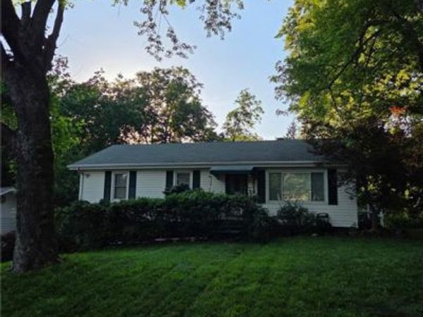 2718 Cedar Crest Terrace, Independence, MO 64057