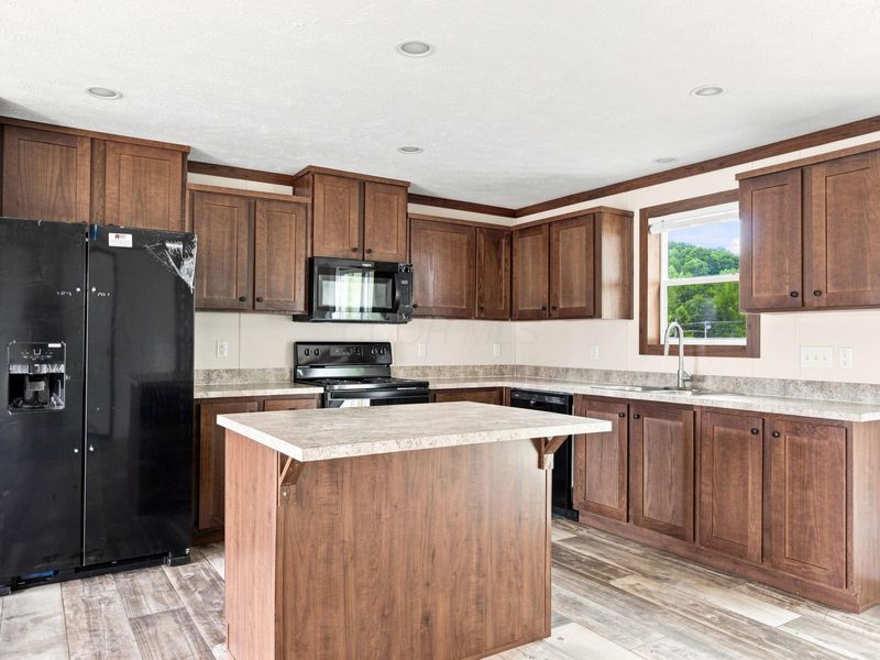 18430 Laurel Street , Laurelville, OH 43135 Photo 6