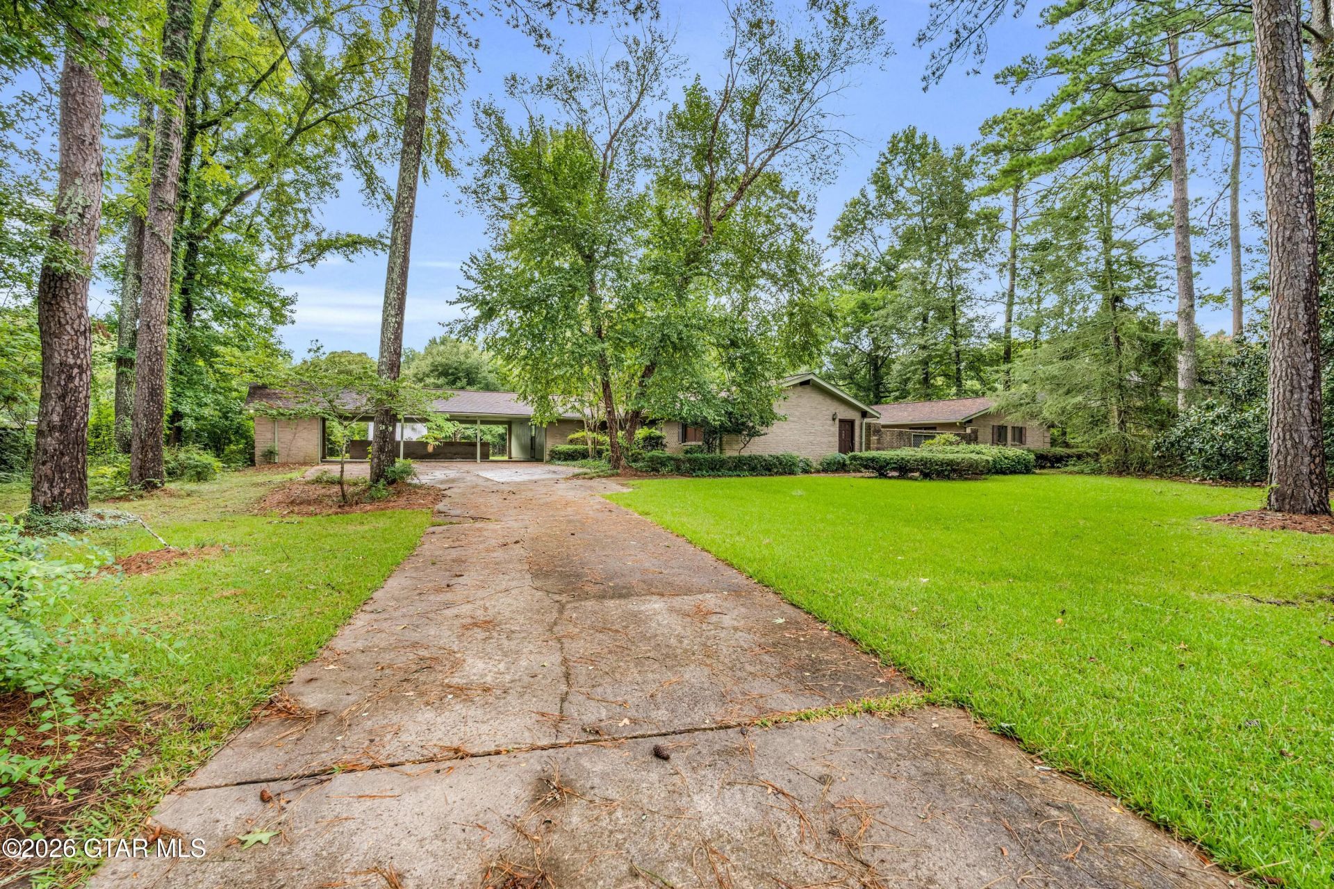 1102 Nottingham Road, Starkville, MS 39759 Main Photo