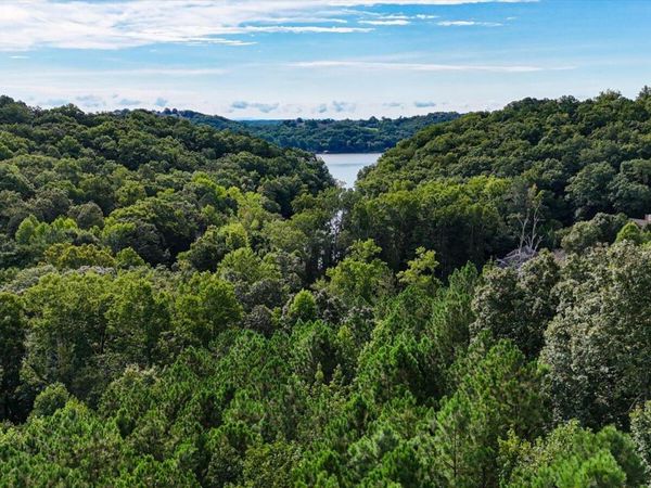 2001 River Bluff Drive, Hixson, TN 37343