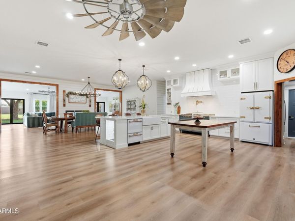 3050 S EAGLE Drive, Chandler, AZ 85286