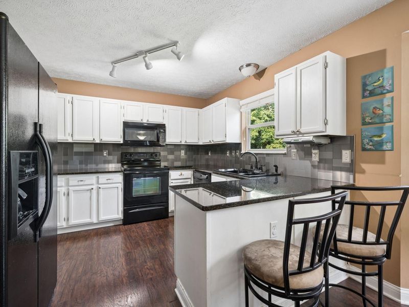 6240 Wrothston Drive, Columbus, OH 43228 Photo 12