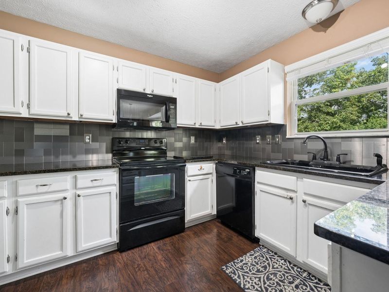 6240 Wrothston Drive, Columbus, OH 43228 Photo 13