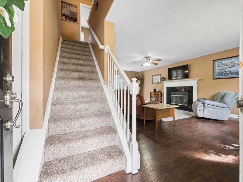 6240 Wrothston Drive, Columbus, OH 43228 Photo 3