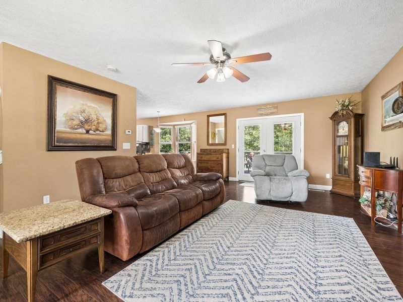 6240 Wrothston Drive, Columbus, OH 43228 Photo 7