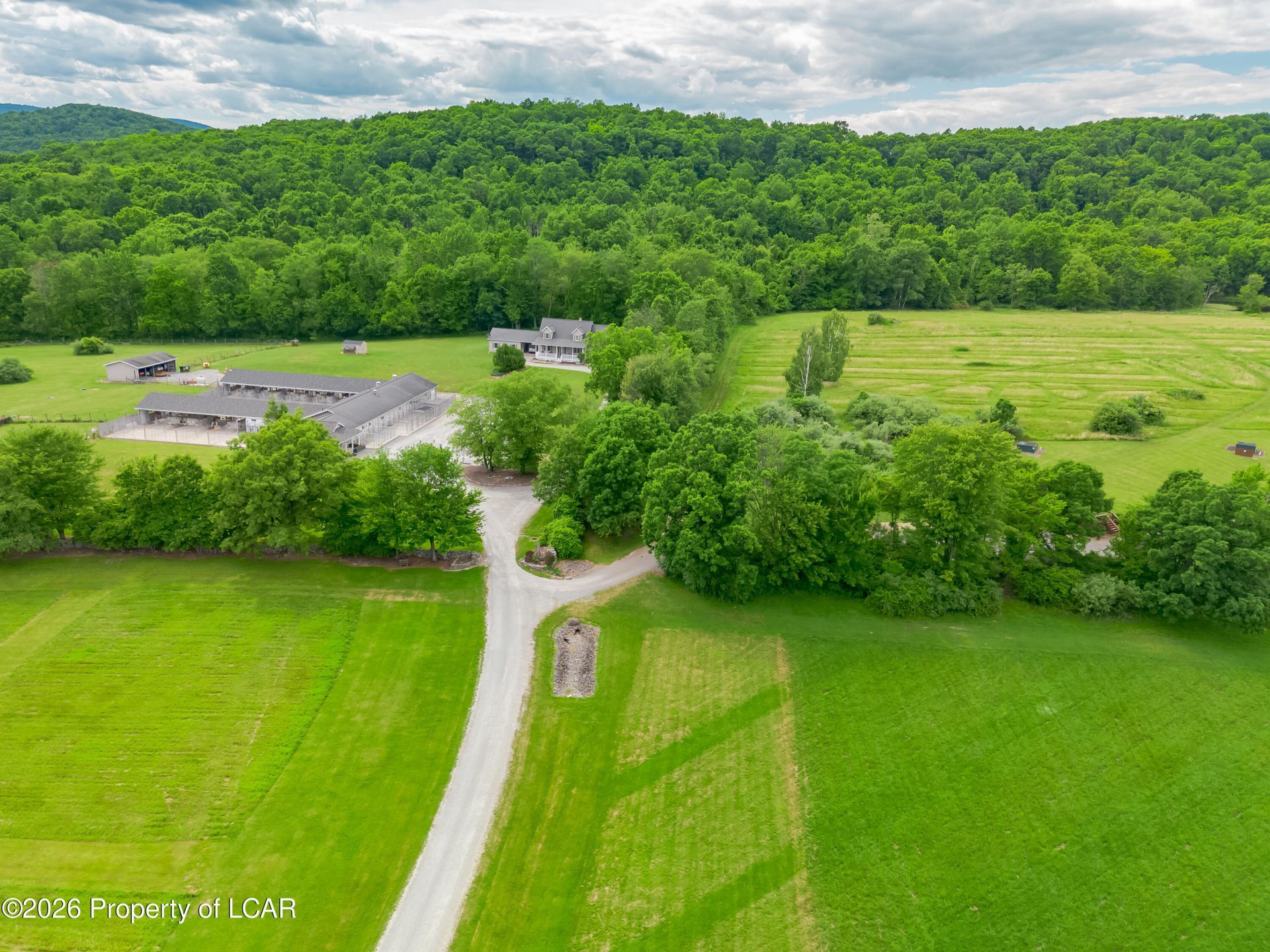 175 Decoverly Lane Falls, PA 