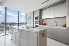 18975 Collins Ave, Unit 5404, Sunny Isles Beach, FL 33160 Photo