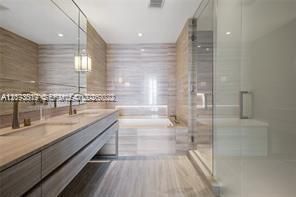 18975 Collins Ave, Unit 5404, Sunny Isles Beach, FL 33160 Photo