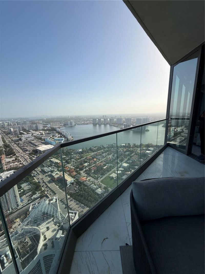 18975 Collins Ave, Unit 5404, Sunny Isles Beach, FL 33160 Photo