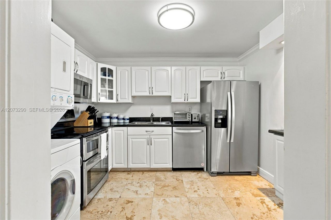 1901 Brickell Ave, Unit B1411, Miami, FL 33129 Photo