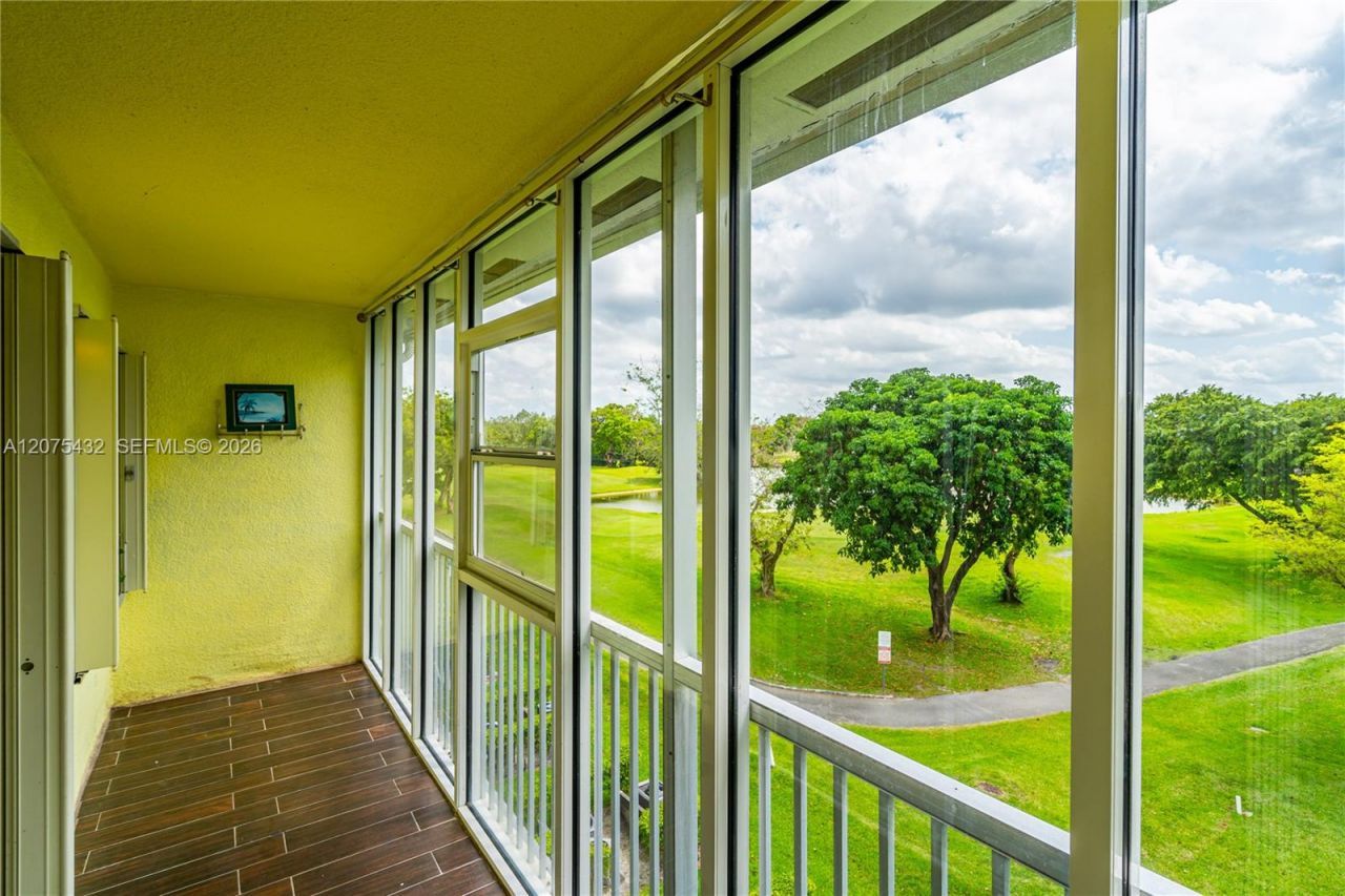 300 SW 134th Way , Unit 413E, Pembroke Pines, FL 33027 Photo