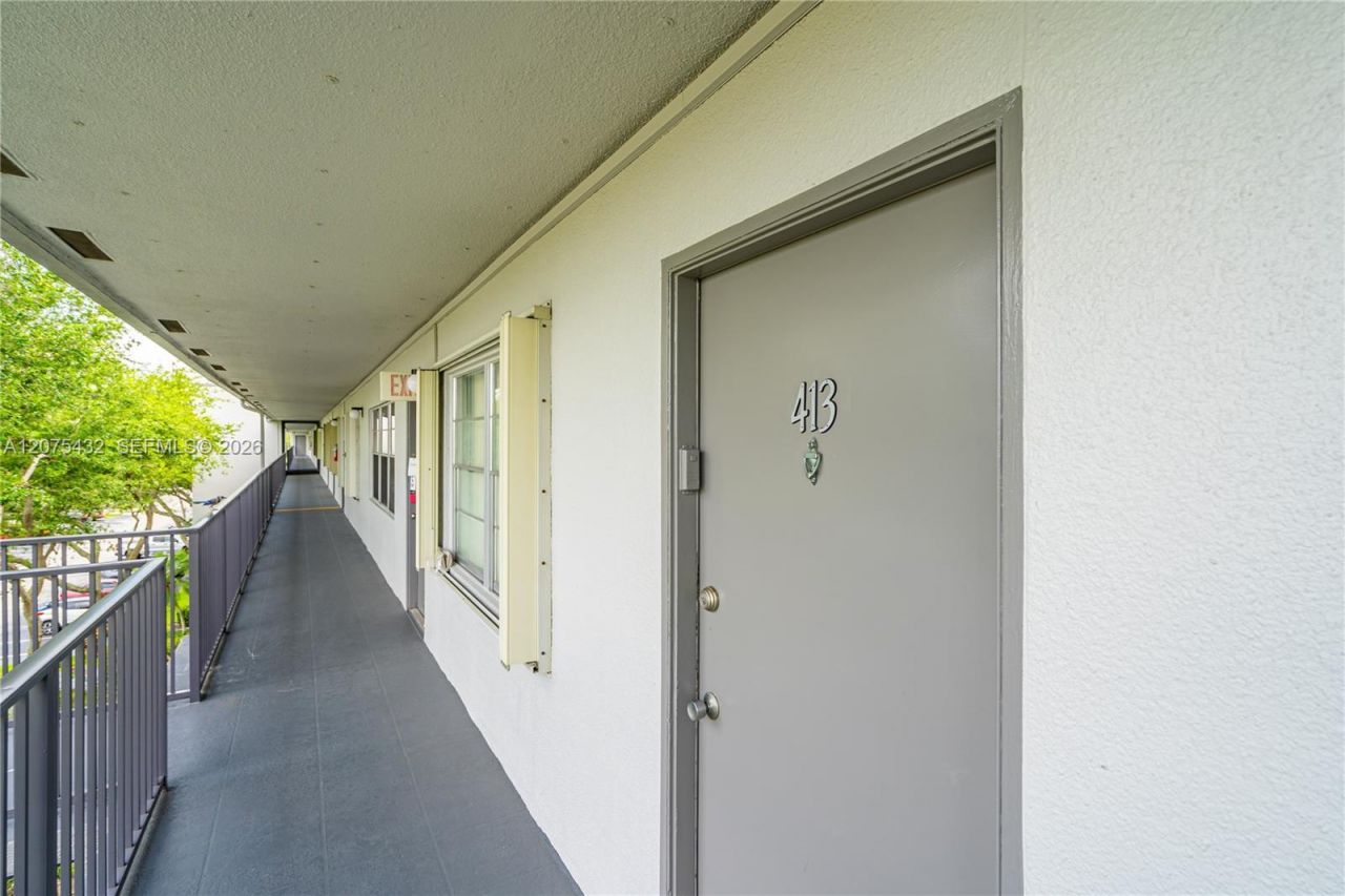 300 SW 134th Way , Unit 413E, Pembroke Pines, FL 33027 Photo