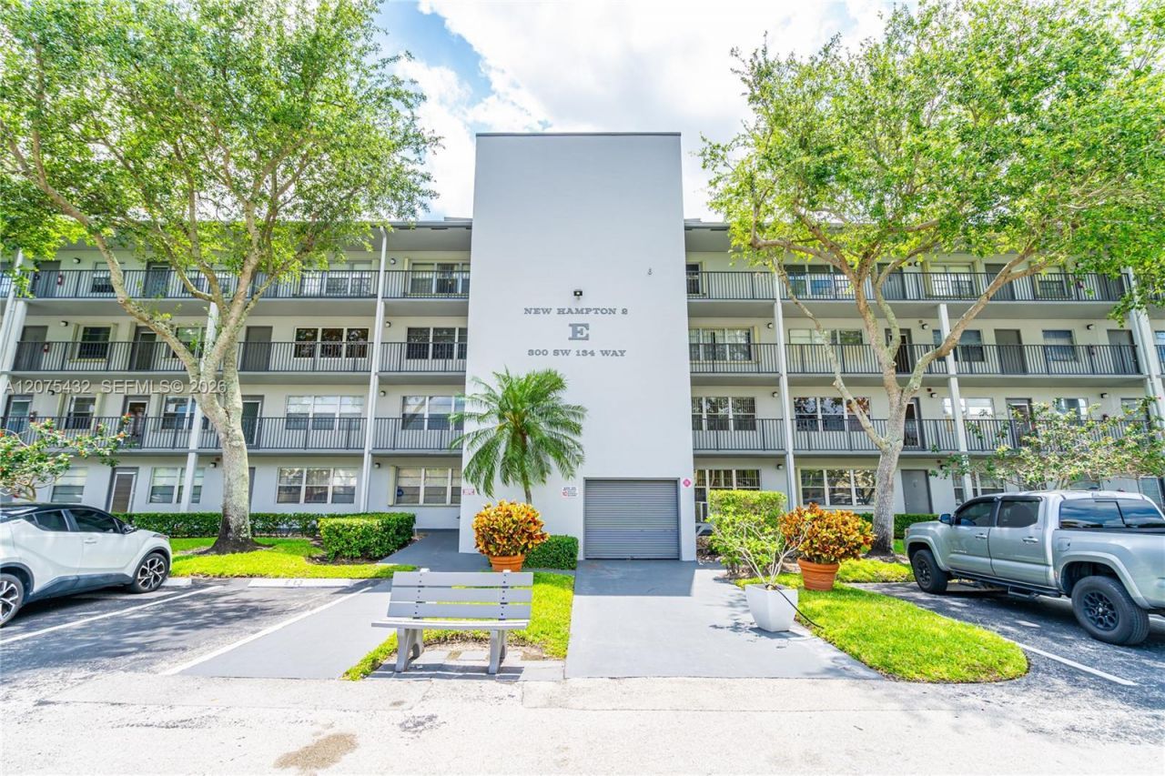 300 SW 134th Way , Unit 413E, Pembroke Pines, FL 33027 Photo