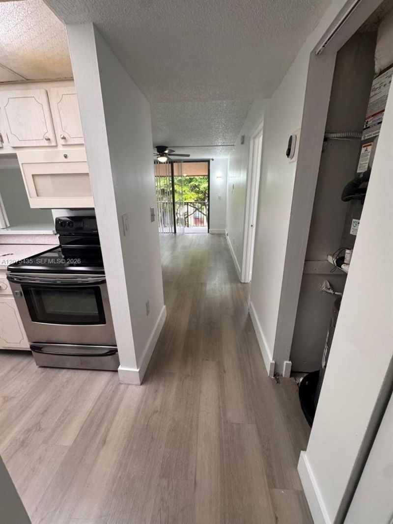 14501 N Kendall Dr, Unit 412H, Miami, FL 33186 Photo