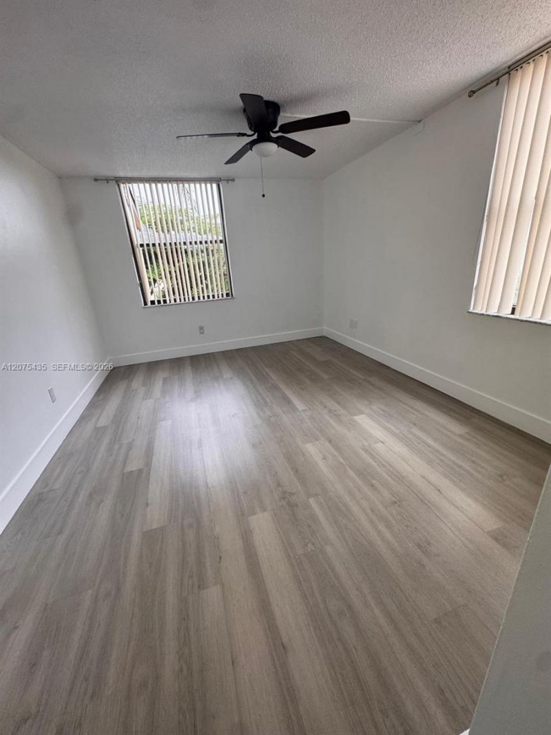 14501 N Kendall Dr, Unit 412H, Miami, FL 33186 Photo