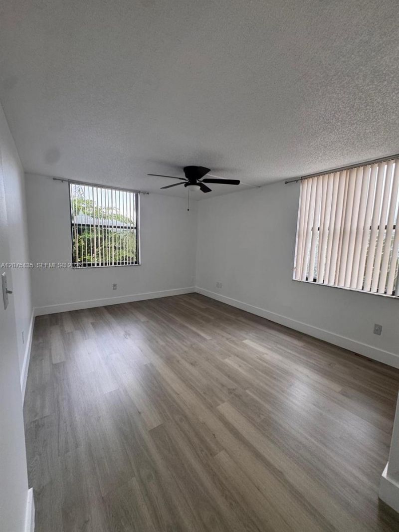 14501 N Kendall Dr, Unit 412H, Miami, FL 33186 Photo