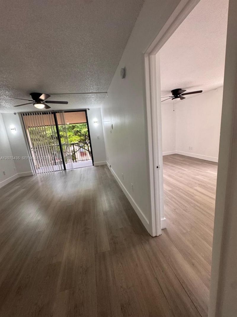 14501 N Kendall Dr, Unit 412H, Miami, FL 33186 Photo