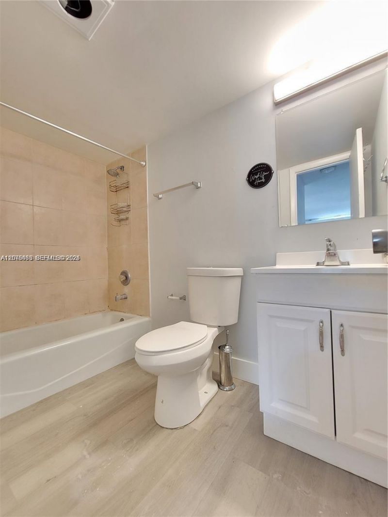 14501 N Kendall Dr , Unit 412H, Miami, FL 33186 Photo