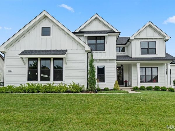 1224 Patchwork Fields, Chesterfield, MO 63005