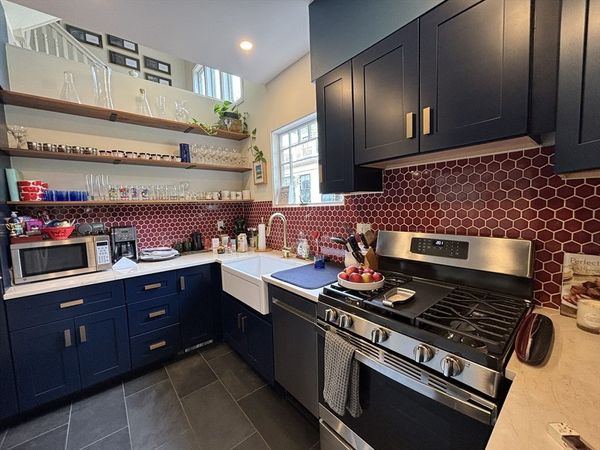 328 Harvard St, Unit 1, Cambridge, MA 02139