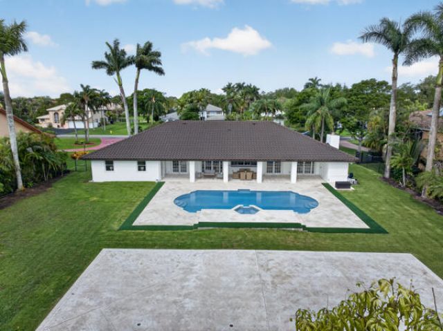 5510 W Castlegate Avenue, Davie, FL 33331 Photo