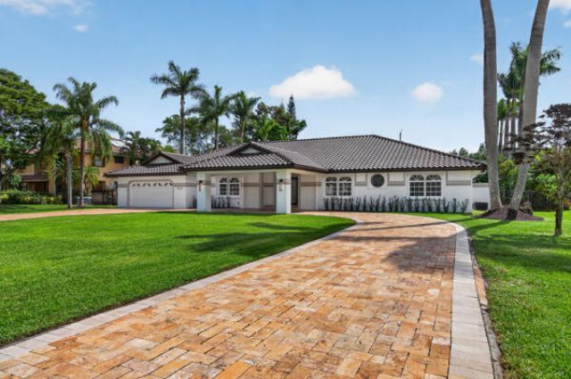 5510 W Castlegate Avenue, Davie, FL 33331 Photo