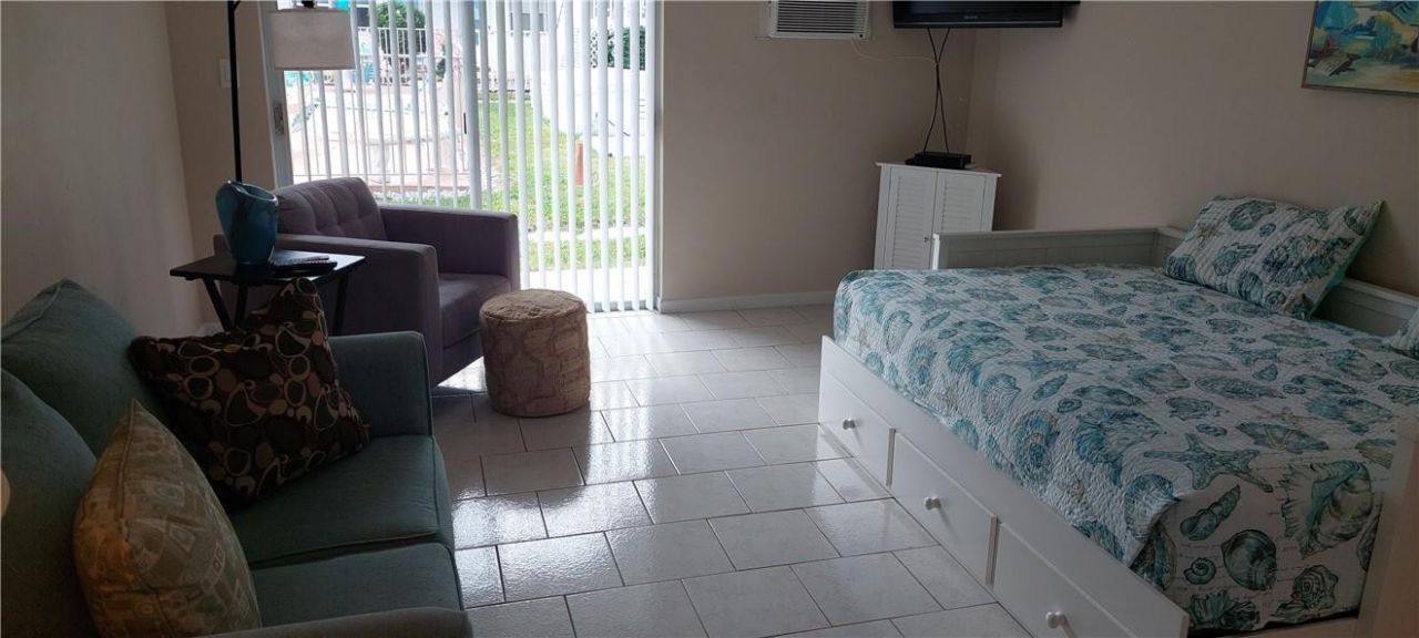 232 Hibiscus Avenue, Unit 114, Lauderdale by the Sea, FL 33308 Photo