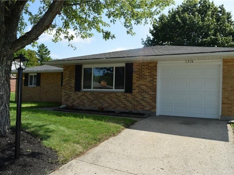 5718 Woodmore Drive, Dayton, OH 45414 Photo 2