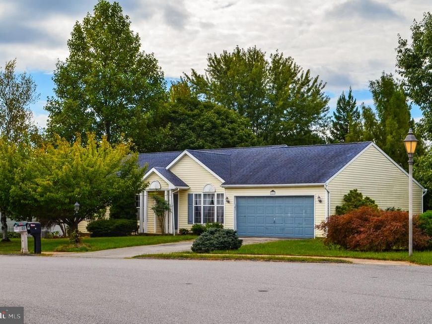 16 Hoffheins Drive, New Freedom, PA 17349 Main Photo