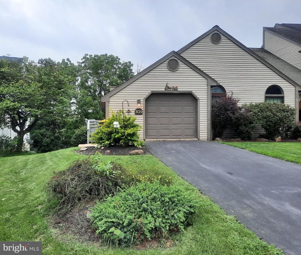 309 W MAIN STREET , ADAMSTOWN, PA 19501