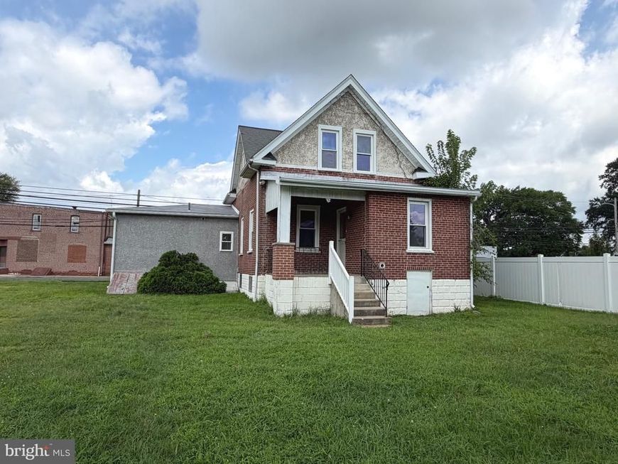 207 S Governor Printz Boulevard, Essington, PA 19029 Main Photo