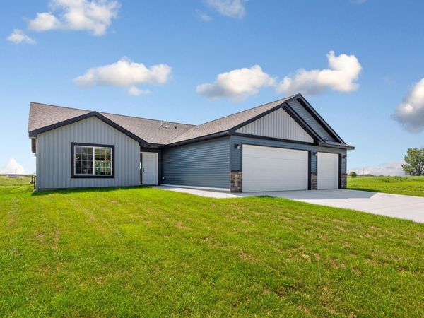 812 Pond View Drive, Arlington, MN 55307